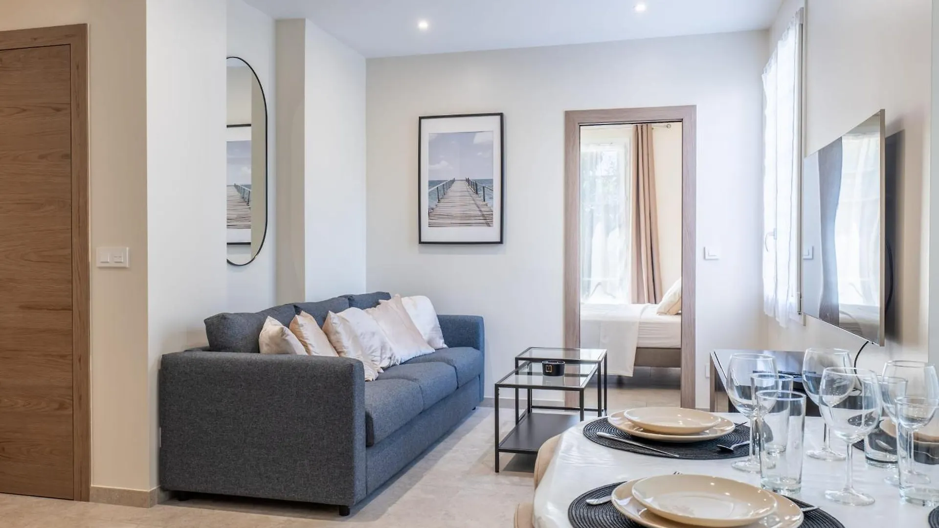 Garden-Level Apartment 10-Min On Foot To City Center Cannes France