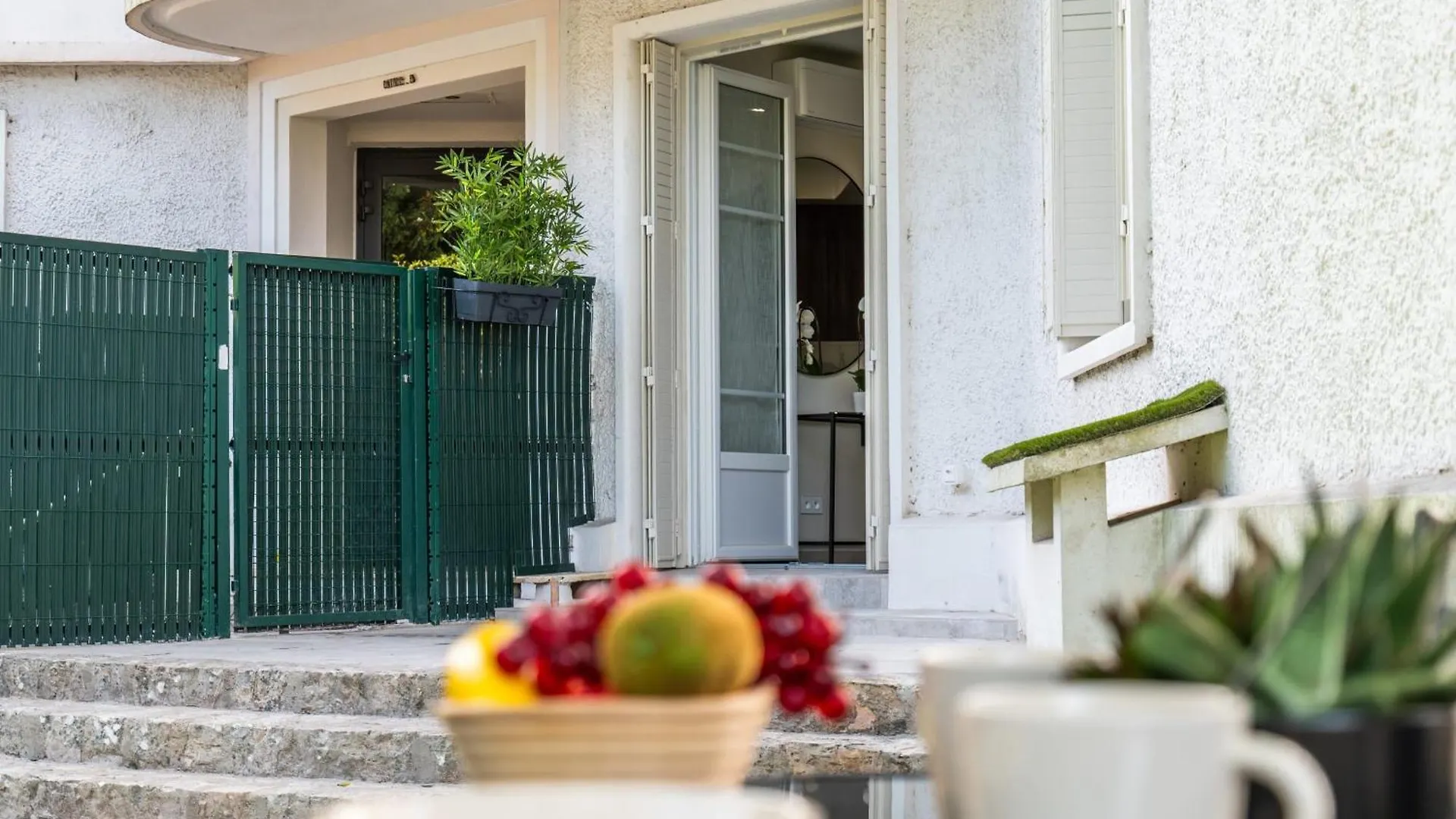 Garden-Level Apartment 10-Min On Foot To City Center Cannes 0*,  France
