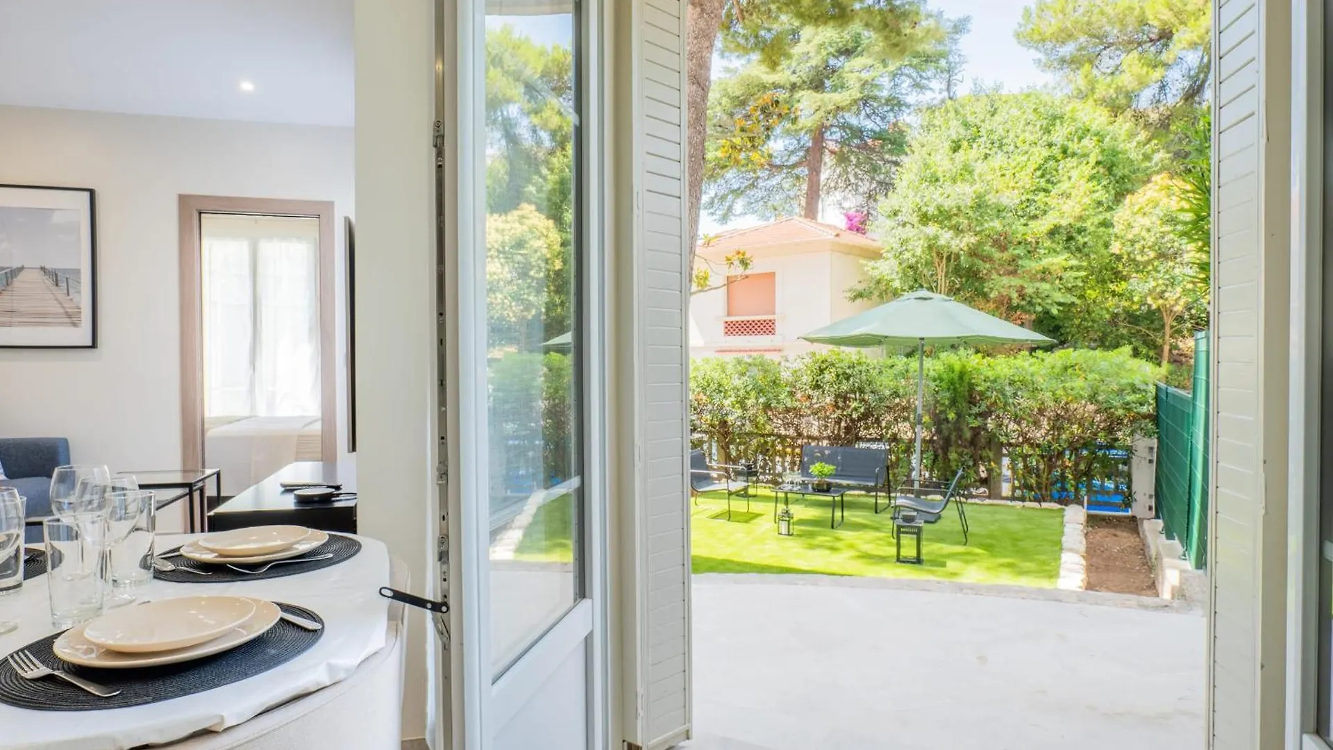 Garden-Level Apartment 10-Min On Foot To City Center Cannes 0*,