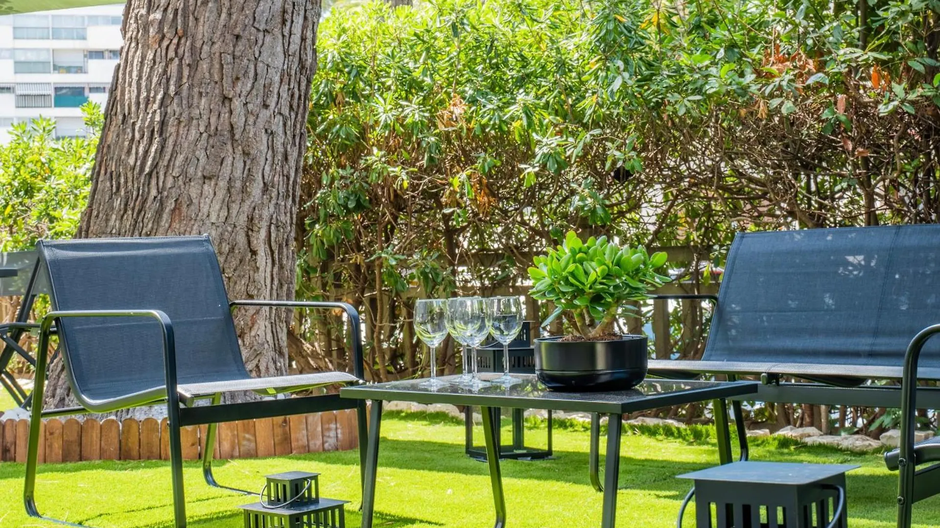 Garden-Level Apartment 10-Min On Foot To City Center Cannes France